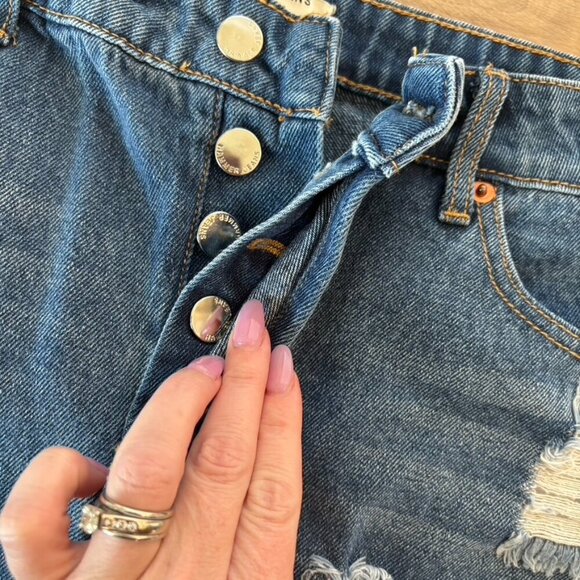 Hammer Jeans Shorts Distressed Size Medium - Picture 8 of 8